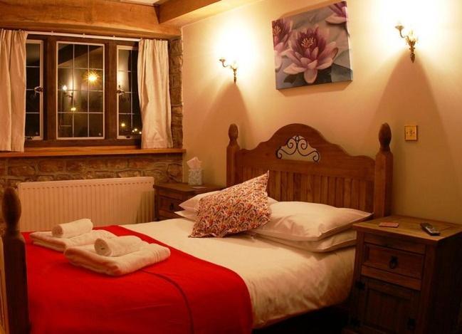The George Inn & Millingbrook Lodge Ltd Лидней Экстерьер фото
