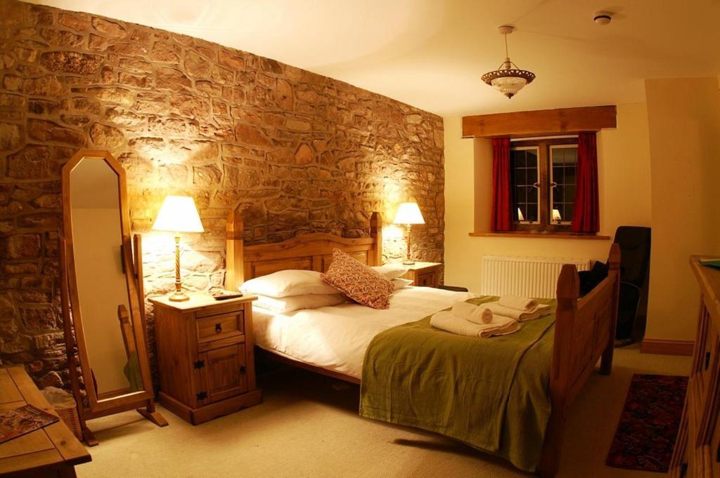 The George Inn & Millingbrook Lodge Ltd Лидней Номер фото