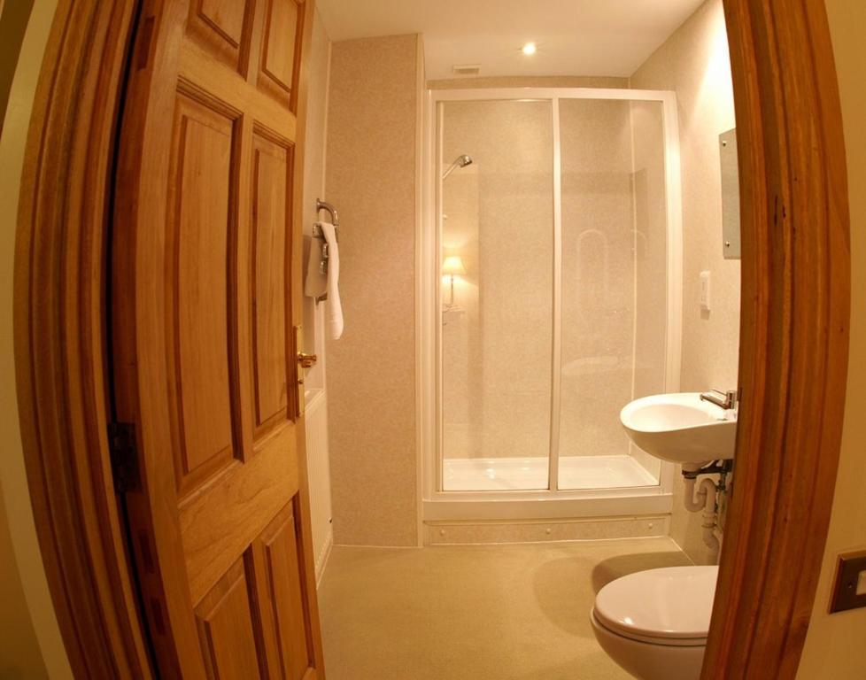 The George Inn & Millingbrook Lodge Ltd Лидней Номер фото