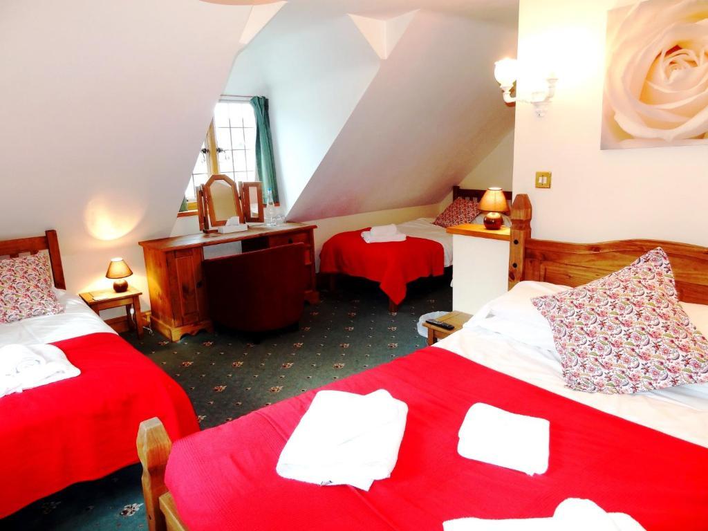 The George Inn & Millingbrook Lodge Ltd Лидней Экстерьер фото